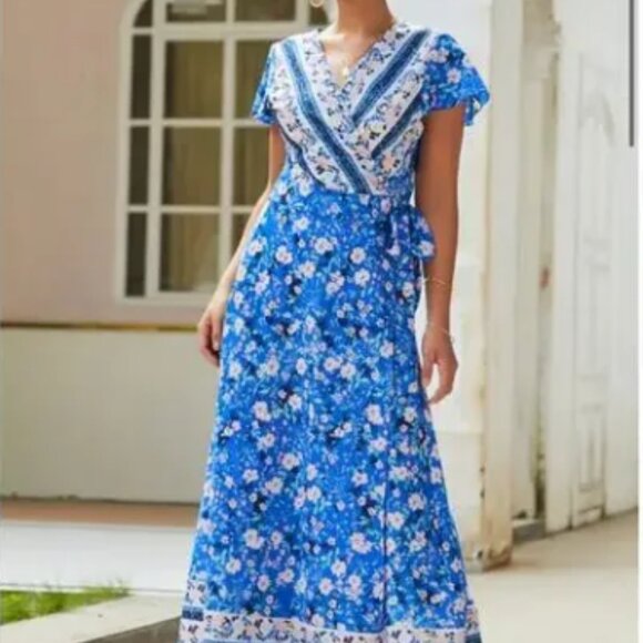 Zesica Boho Style Wrap Maxi Dess in Blue & Floral Print Size Large - Picture 1 of 5